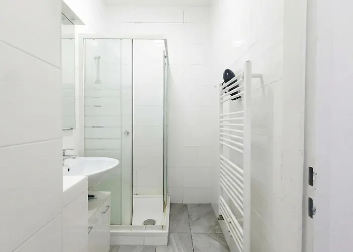 Quick Access To Center - Simple Private With Wifi Apartment *