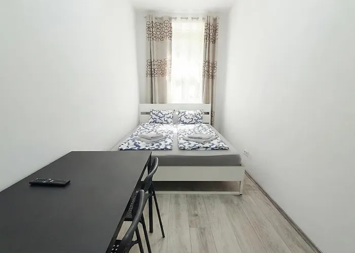 Quick Access To Center - Simple Private With Wifi Apartment *